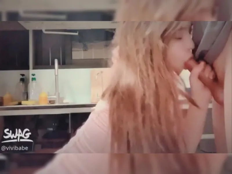 Hoá thân thành nhân viên chăm sóc xinh xoạc với bạn trai