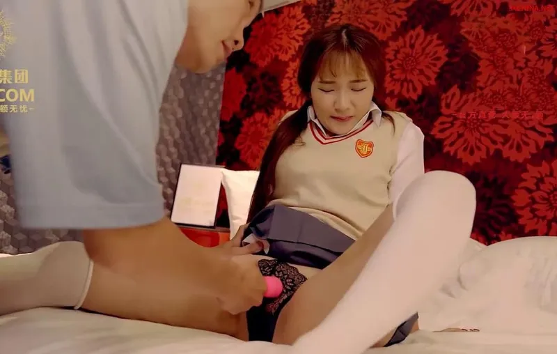 Con búp bê dùng thân ghi sổ nợ cho bố vay tiền bọn xã hội đen